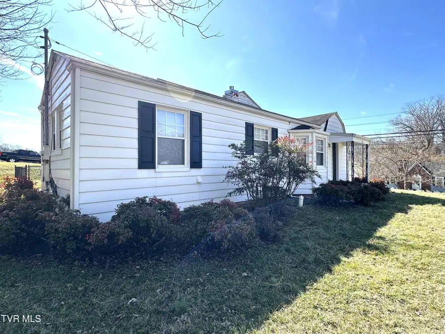 102 Woodland Drive, Johnson City, TN 37601 - #3