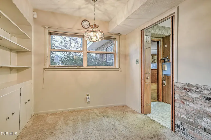 210 Farmstead Lane, Bristol, VA 24201 - #3