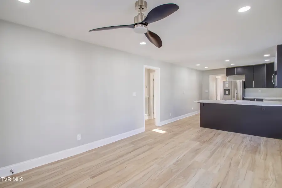 304 1/2 West Chilhowie Avenue, Johnson City, TN 37604 - #3