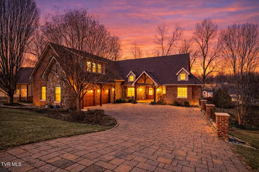 3016 Vicksburg Road, Johnson City, TN 37604 - #3