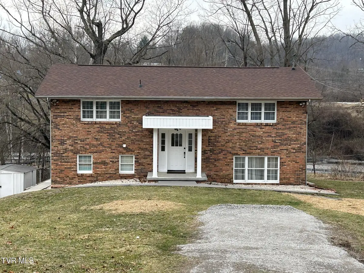 218 Northeast North Street, Coeburn, VA 24230 - #1