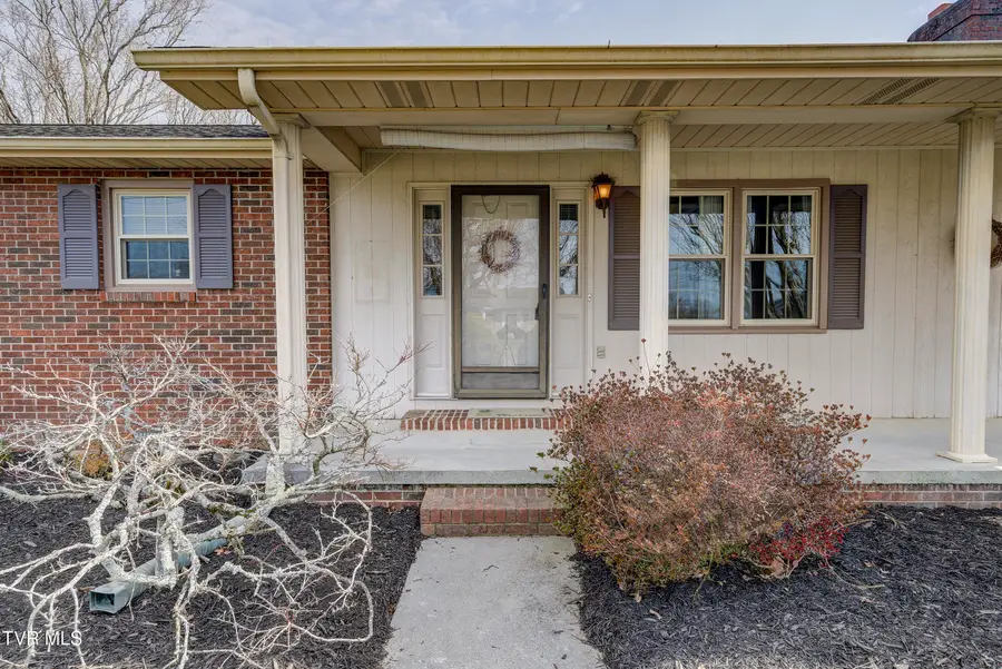 121 Mayfield Drive, Elizabethton, TN 37643 - #2