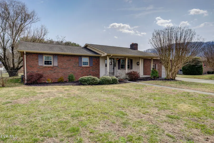 121 Mayfield Drive, Elizabethton, TN 37643 - #3