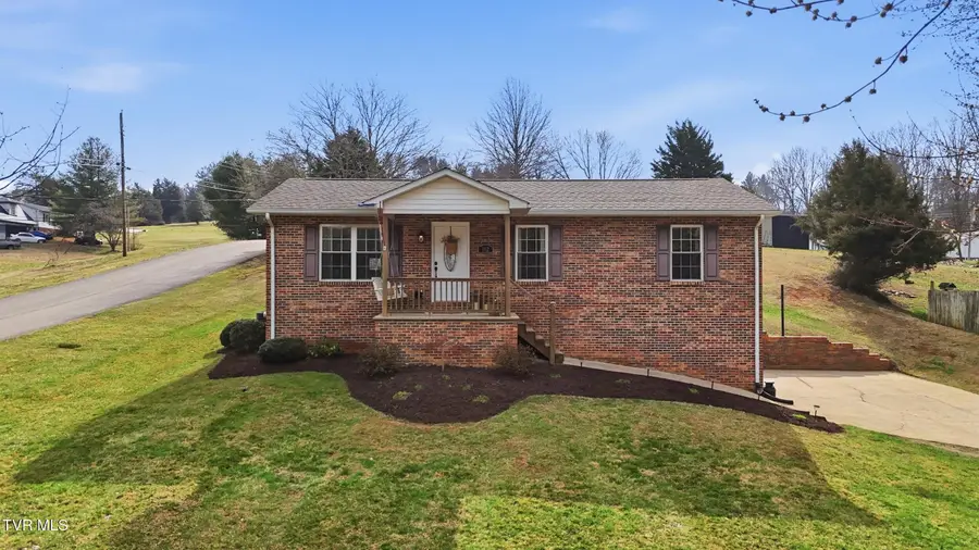 102 Clovercroft Drive, Jonesborough, TN 37659 - #2