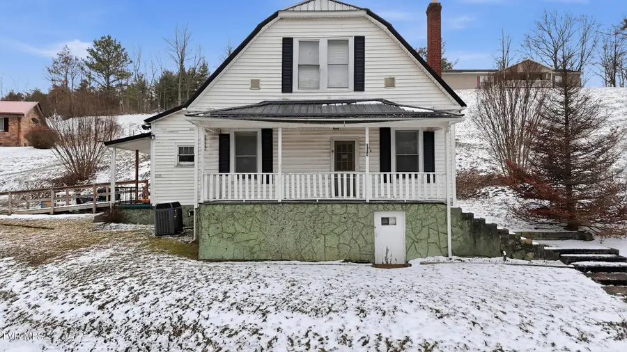 614 Southeast Jefferson Street, Coeburn, VA 24230 - #2