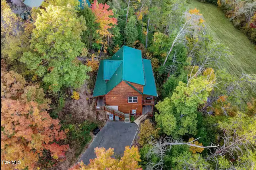 3204 Choctaw Hill Way, Pigeon Forge, TN 37863 - #2