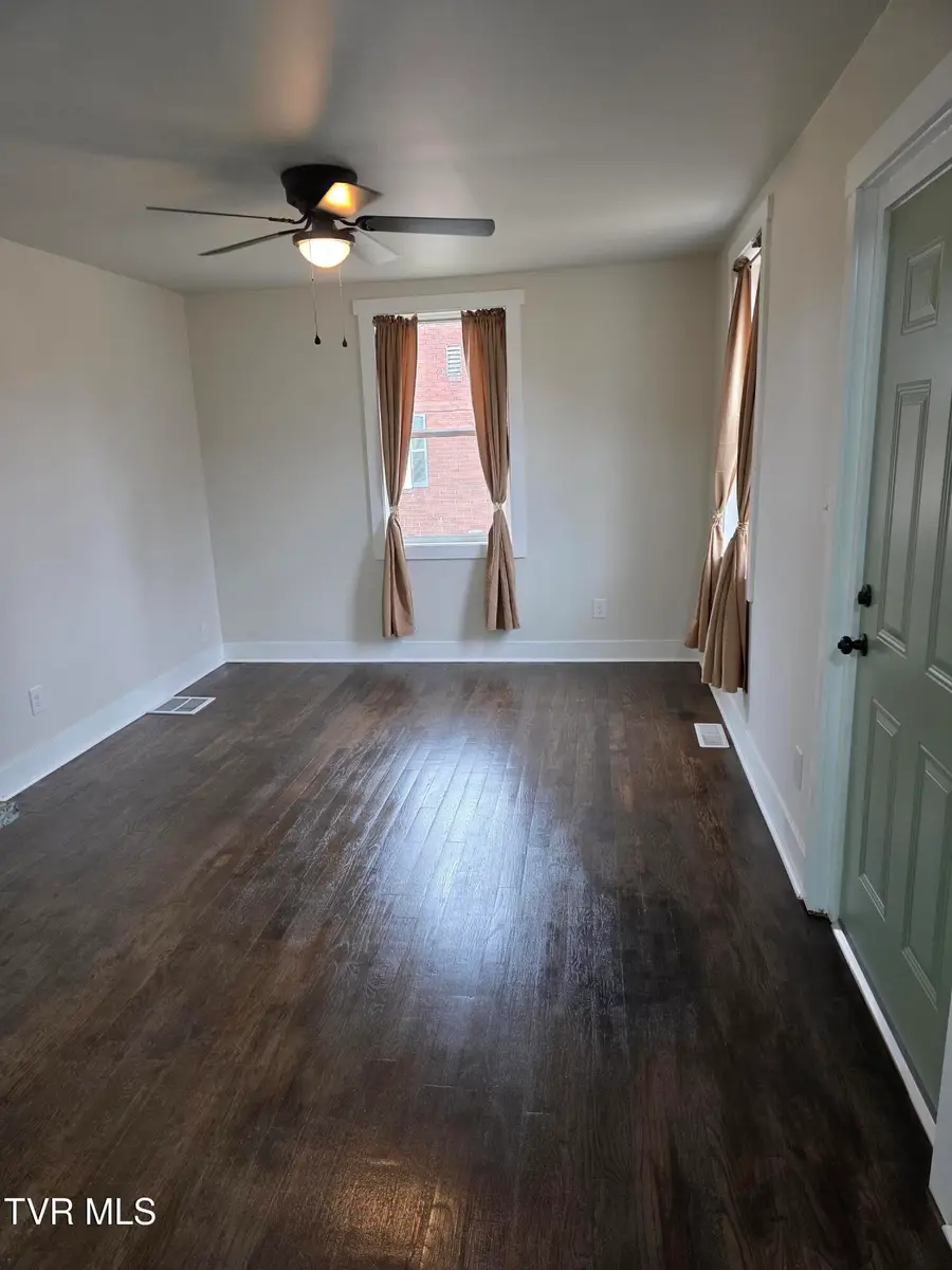 2041 Sherwood Rd Road, Kingsport, TN 37664 - #3