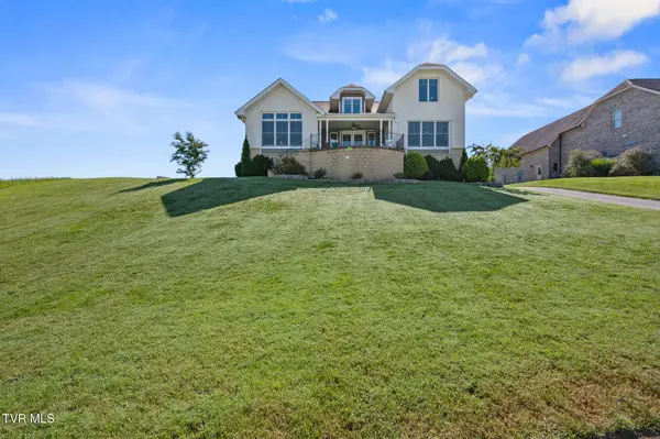 225 North Forest Lane, Blountville, TN 37617