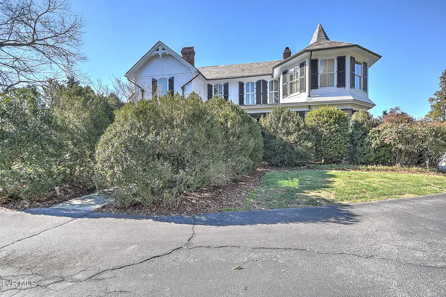 824 East Myrtle Avenue, Johnson City, TN 37601 - #3