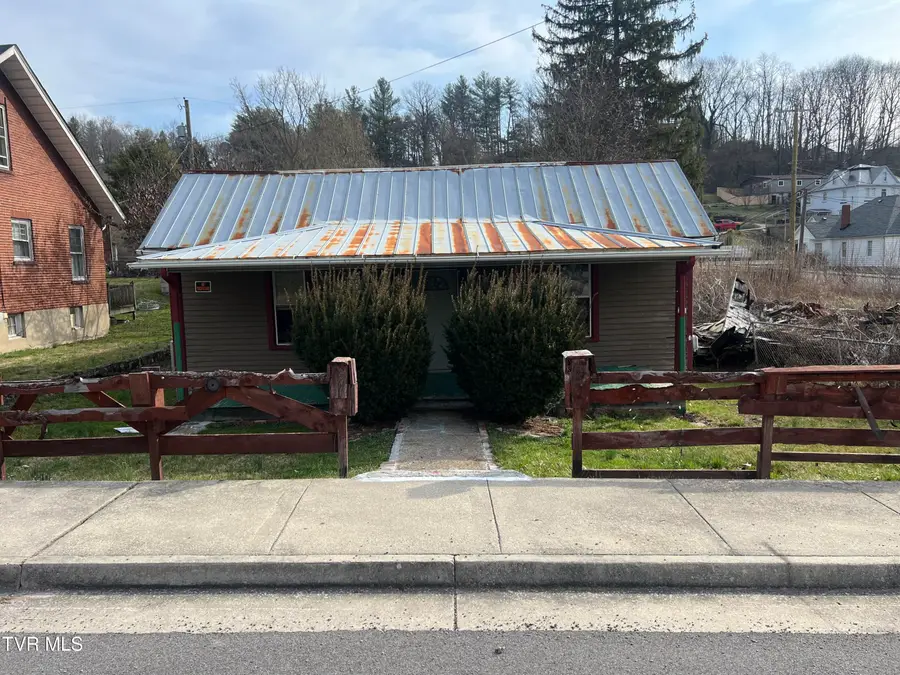 204 Northwest 10th Street, Norton, VA 24273 - #2