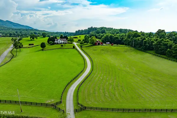 330 Sea Biscuit Court, Johnson City, TN 37604