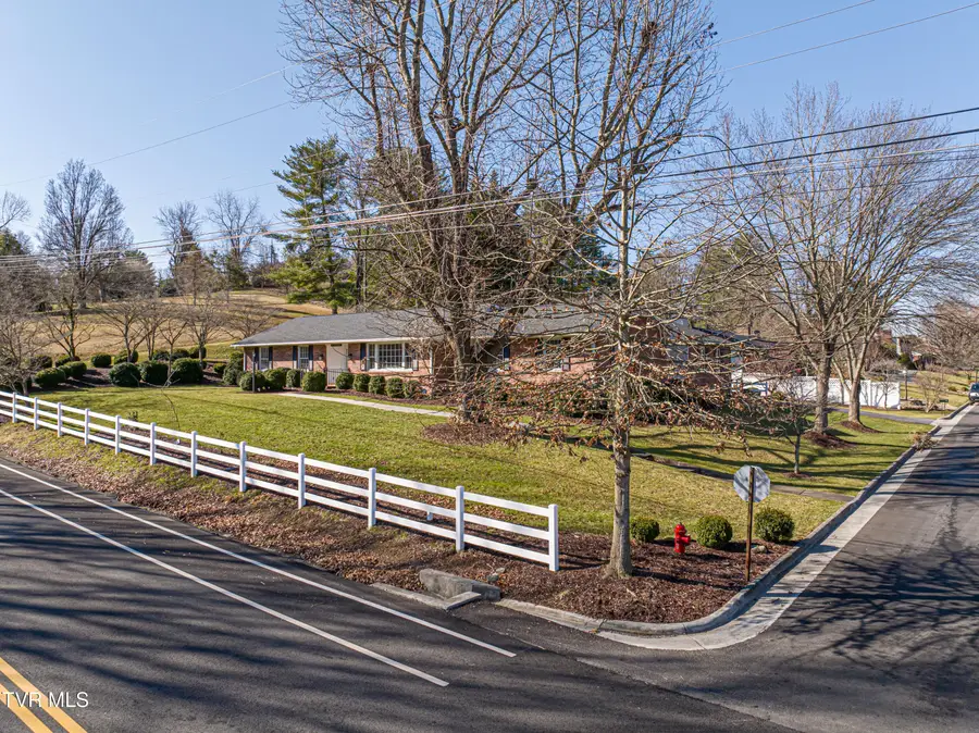 595 Northeast Court Street, Abingdon, VA 24210 - #3