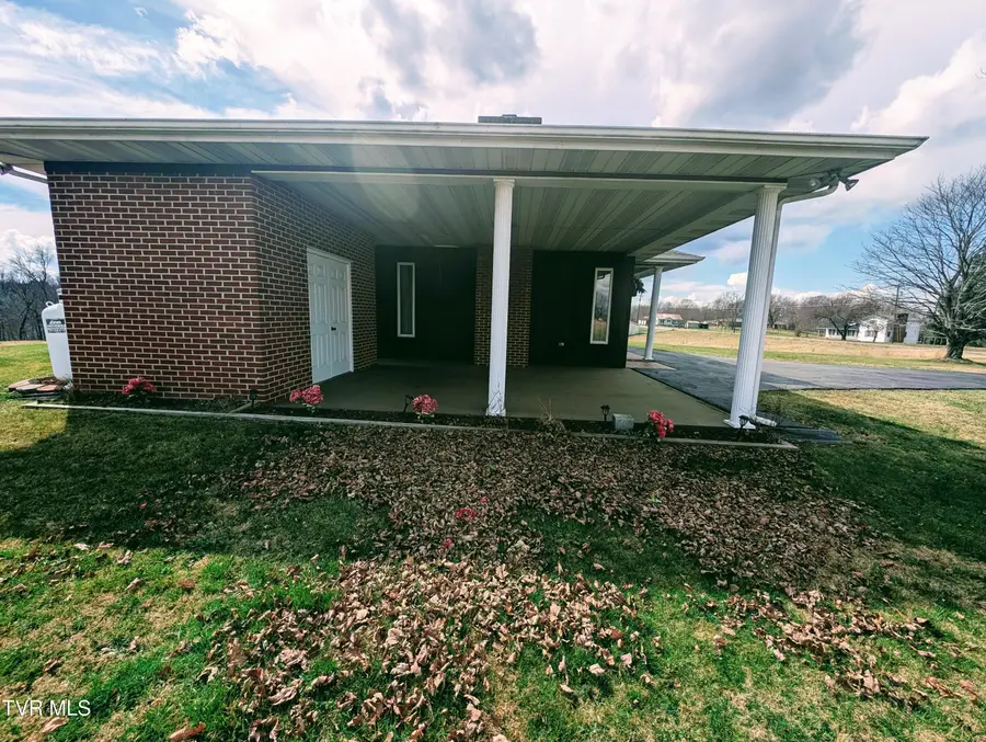 8491 Doctor Ralph Stanley Highway, Coeburn, VA 24230 - #3