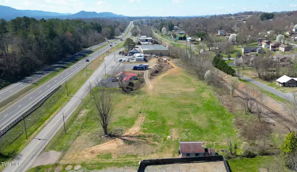 556 West Main Street, Mount Carmel, TN 37645