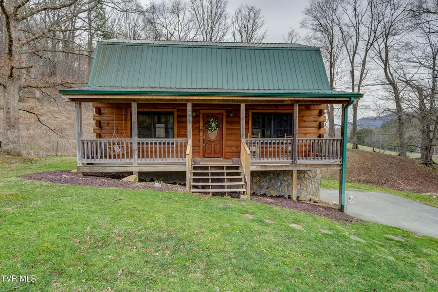 522 Deer Haven Road, Unicoi, TN 37692 - #2