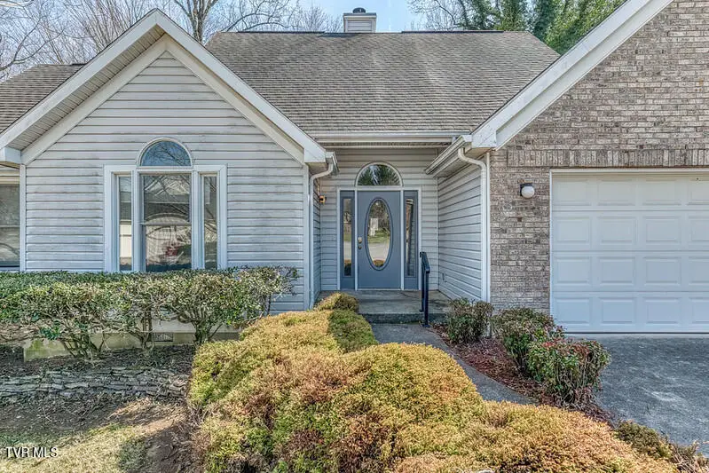 8 University Place, Johnson City, TN 37604 - #2