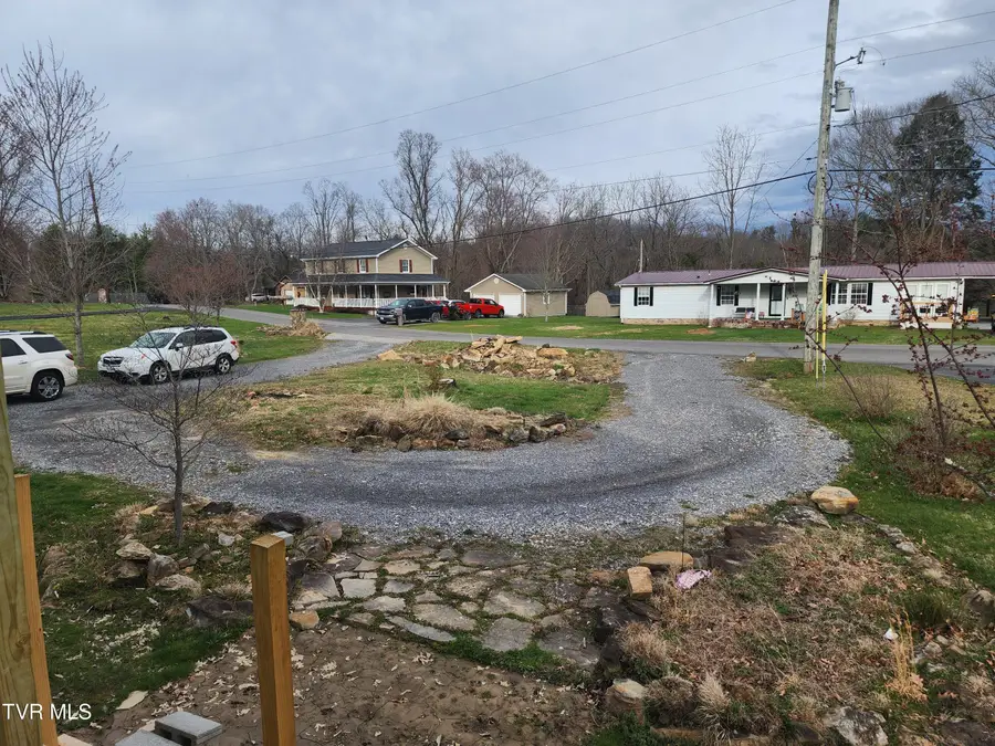 325 Southeast Woodland Court, Wise, VA 24293 - #2