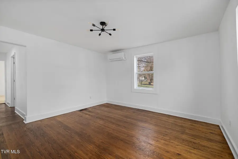 2152 Randolph Street, Bristol, VA 24201 - #3