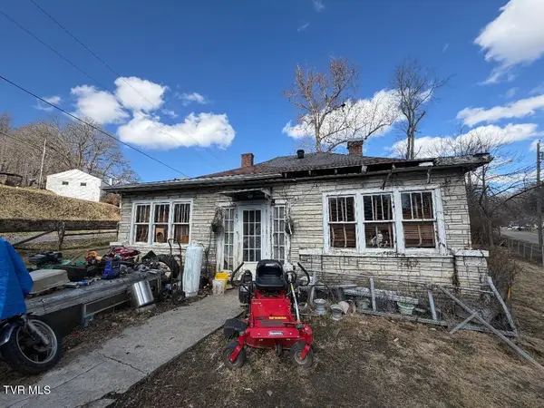 210 Northeast Grand Avenue, Coeburn, VA 24230