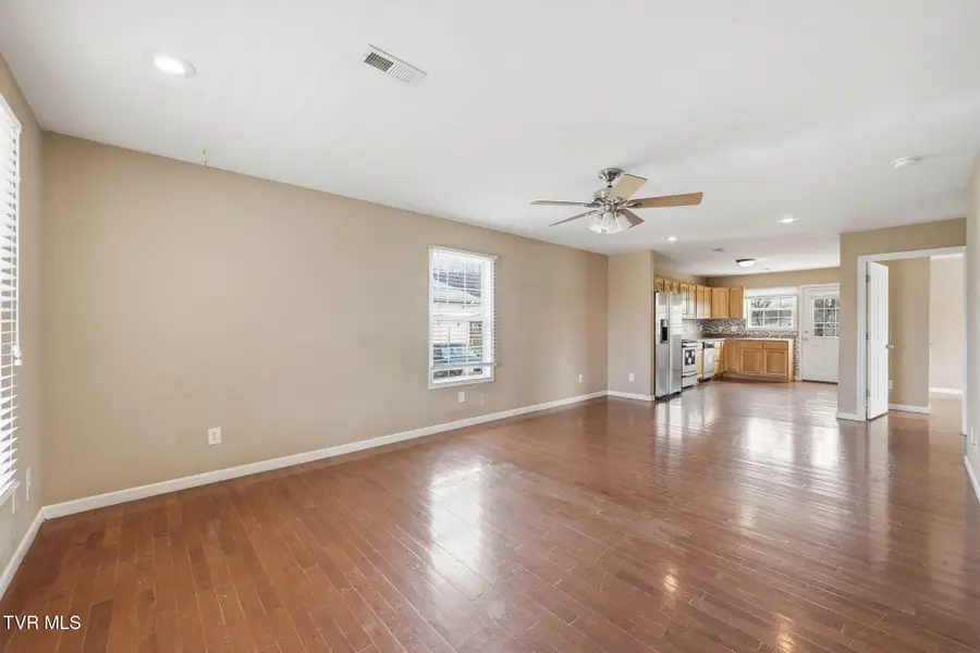 814 North Roan Street, Elizabethton, TN 37643 - #2