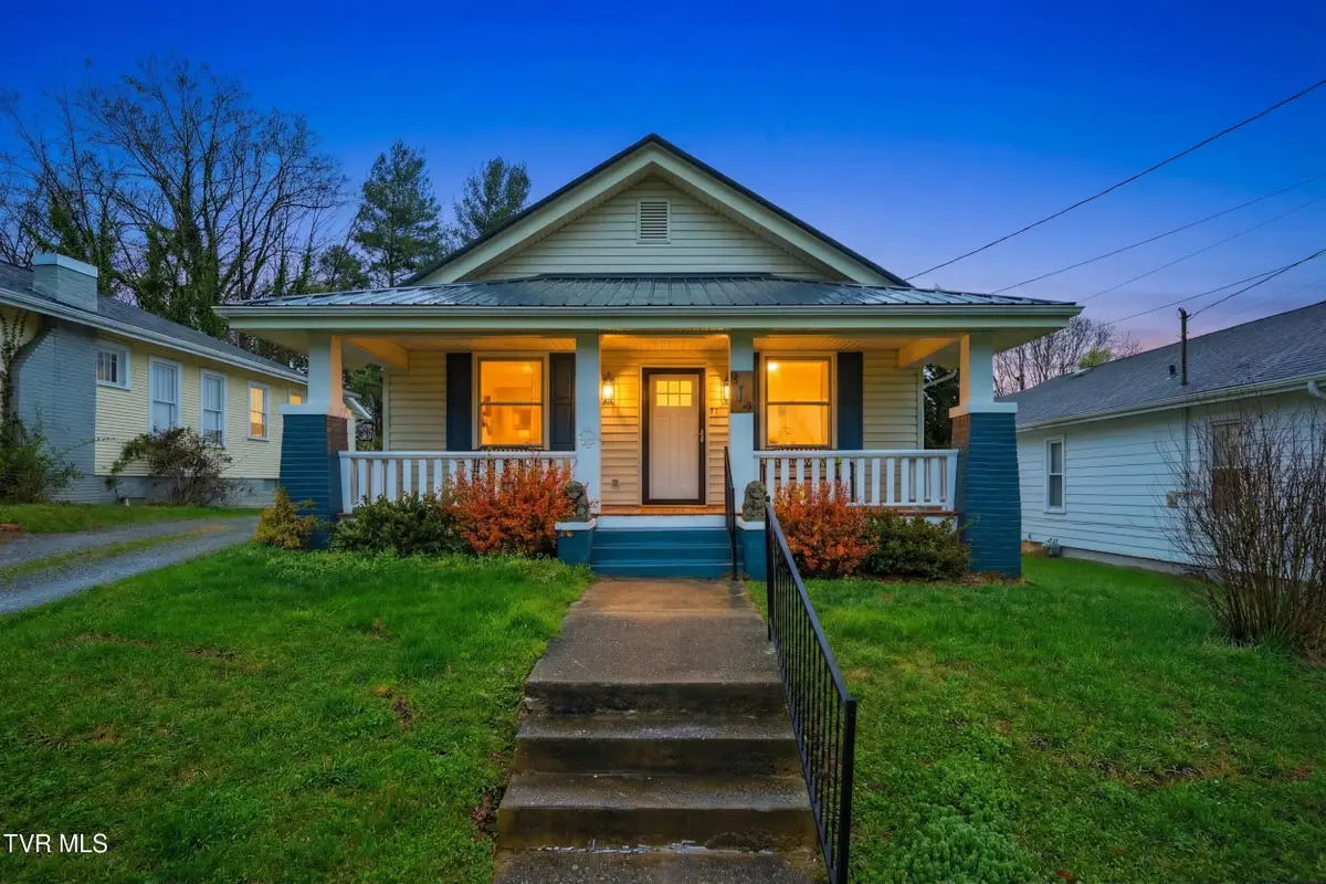 916 East Hillcrest Drive, Johnson City, TN 37604 - #1