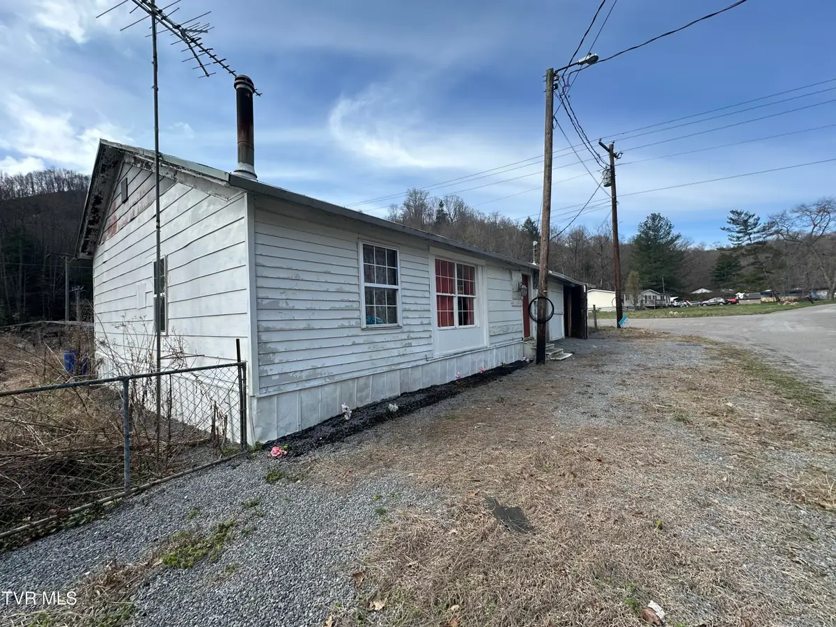 818 Oakdale Street, Appalachia, VA 24216 - #1