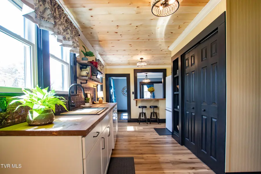 855 Marion Avenue, Bristol, TN 37620 - #3