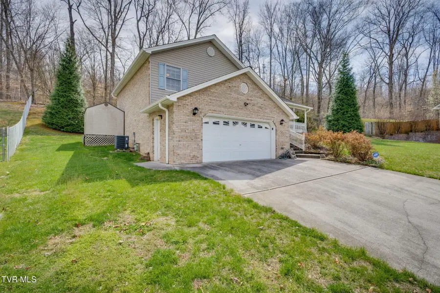 153 Valley Crest Drive, Mount Carmel, TN 37645 - #2