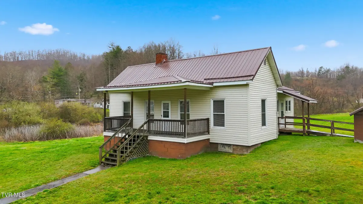 1053 The Lake Road, Clintwood, VA 24228 - #1