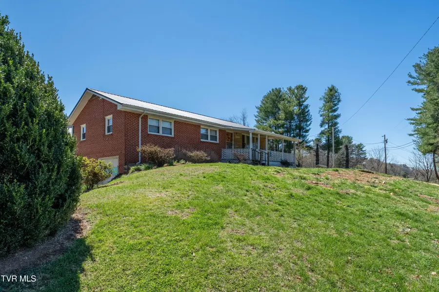 288 Arnold Road, Mountain City, TN 37683 - #2