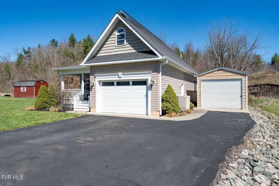 2144 Highway 421 N, Mountain City, TN 37683 - #3