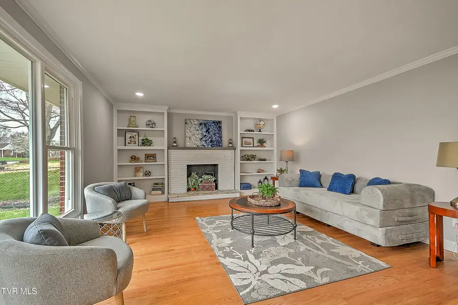 1002 Lincoln Avenue, Johnson City, TN 37604 - #3