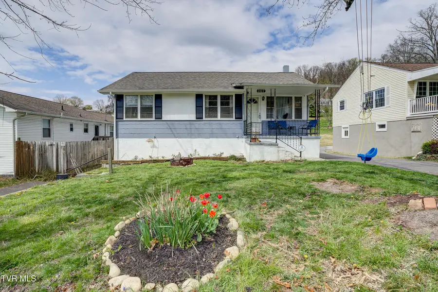 307 Walker Street, Kingsport, TN 37665 - #2