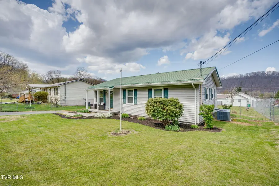 631 South Elm Avenue, Erwin, TN 37650 - #3