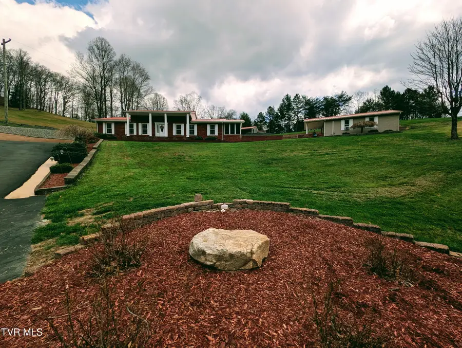 218 Northeast 7th Street, Norton, VA 24273 - #3