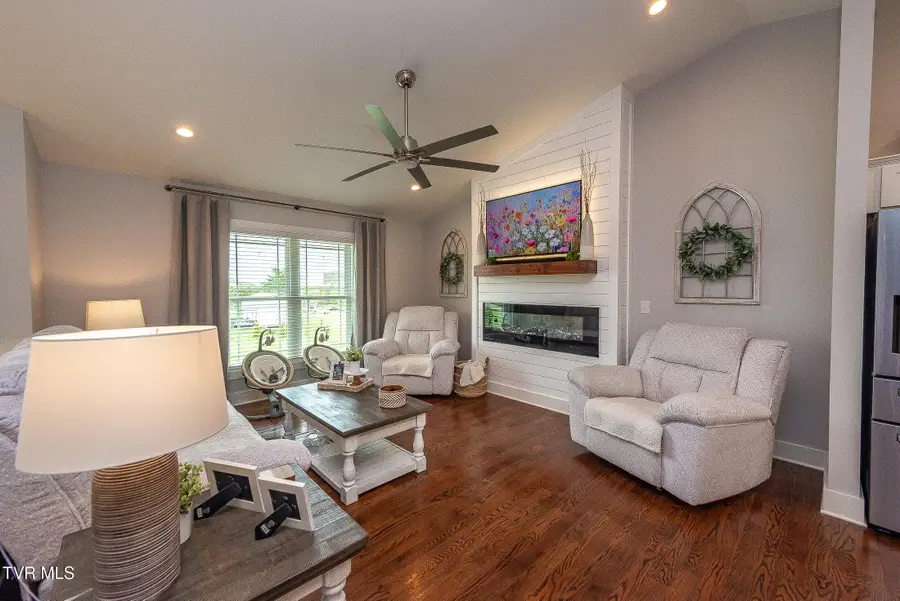 957 Mitchell Road, Kingsport, TN 37663 - #2