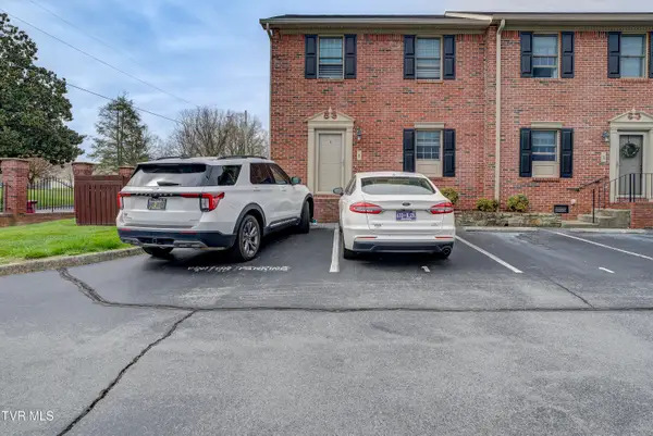 1203 East 8th Avenue #1, Johnson City, TN 37601