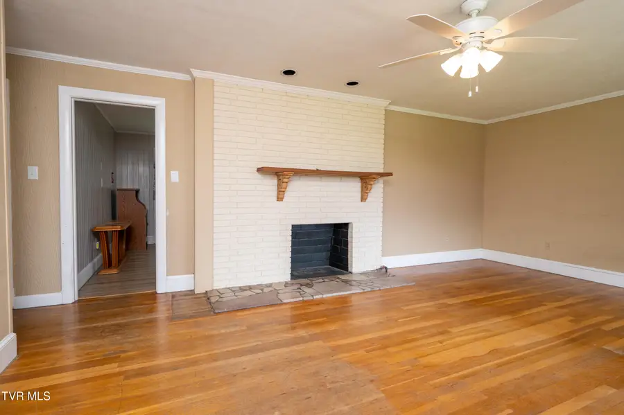 2000 Lee Highway, Bristol, VA 24201 - #3