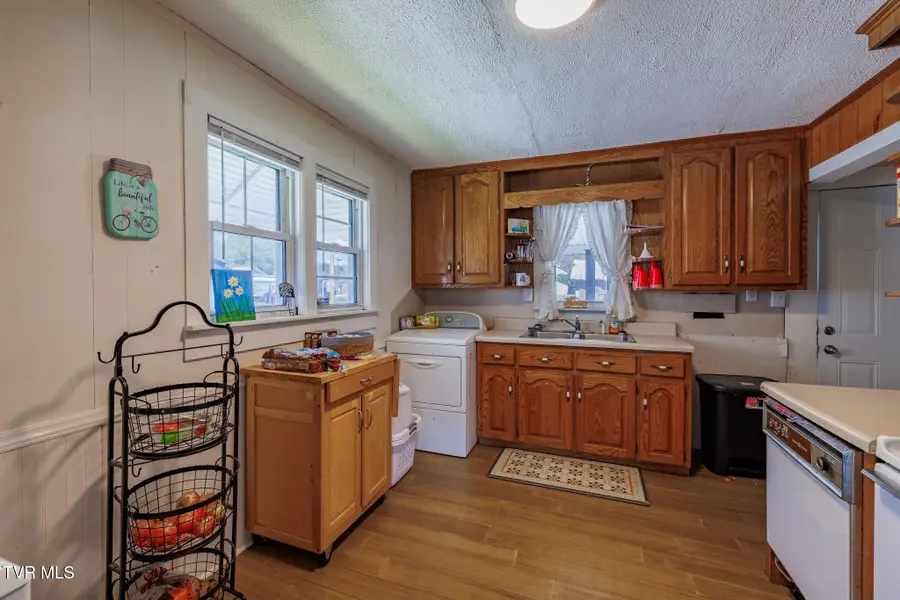 204 East Millpond Street, Kingsport, TN 37660 - #3