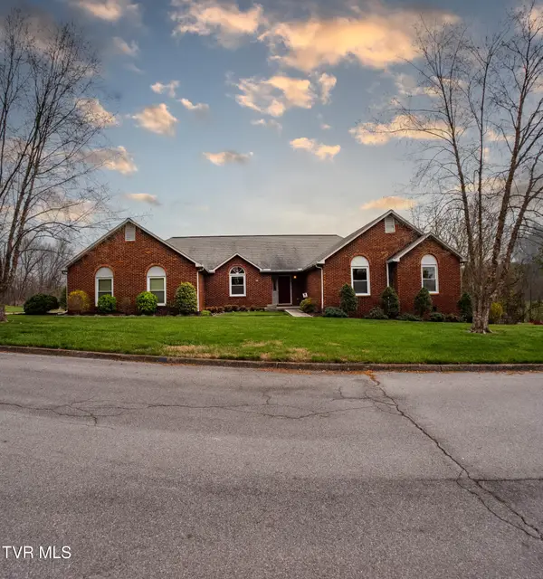 1024 Wandering Drive, Kingsport, TN 37660