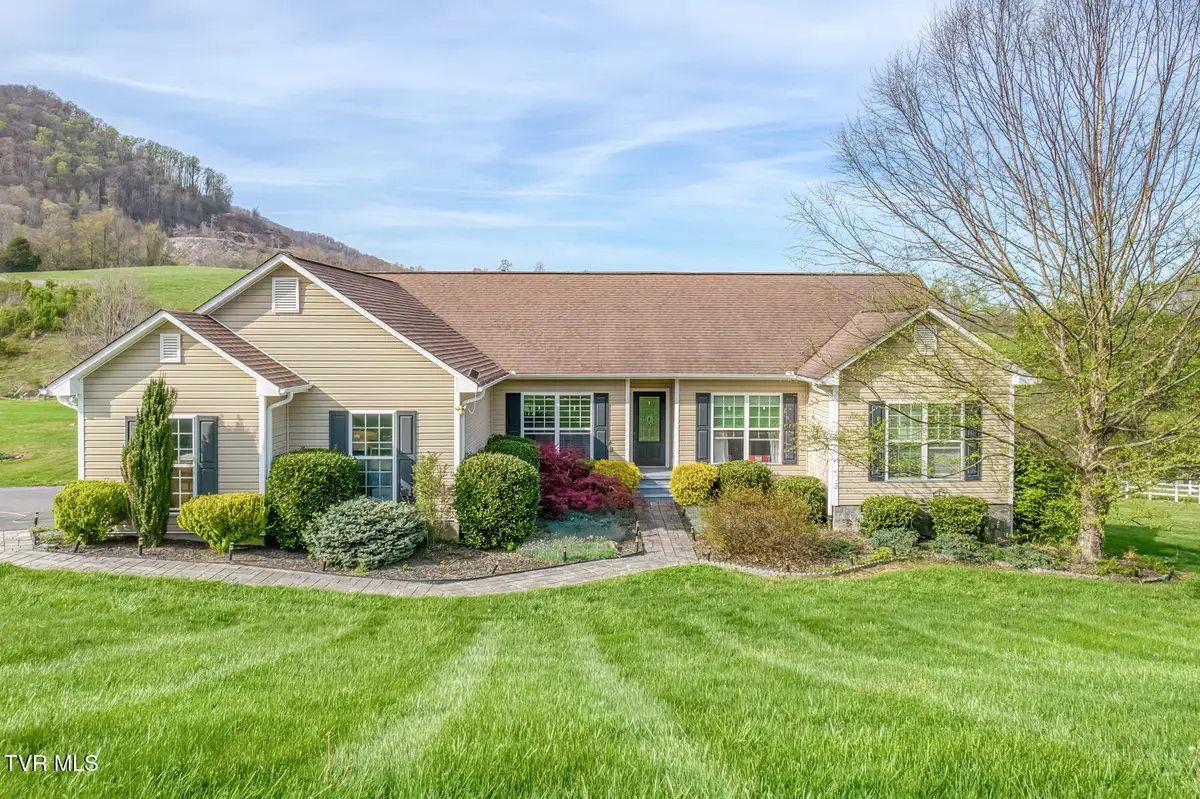 130 Garland Road, Unicoi, TN 37692 - #1