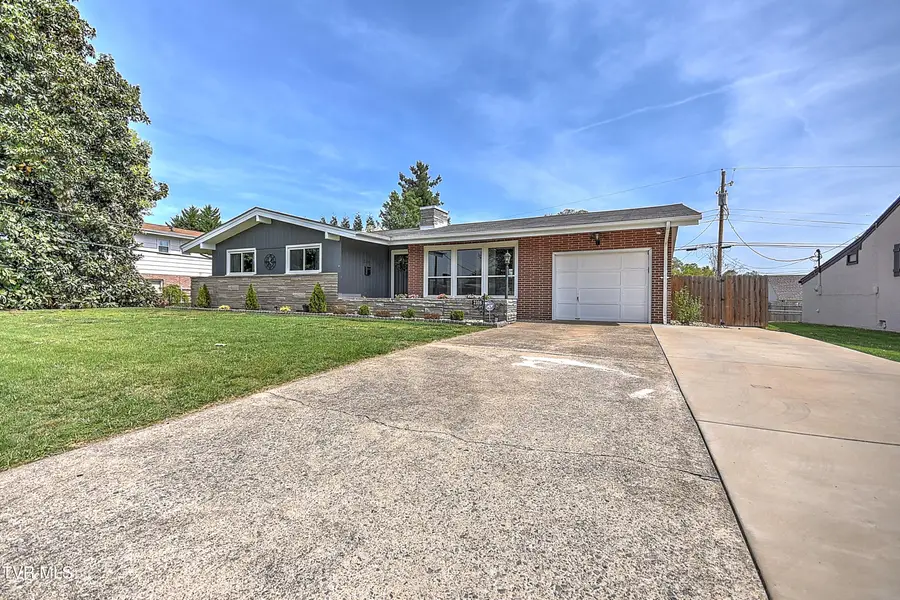 2108 Swannanoa Avenue, Kingsport, TN 37664 - #3