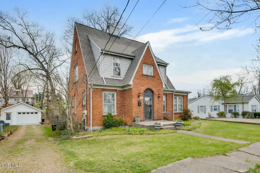 911 Georgia Avenue, Bristol, TN 37620 - #2