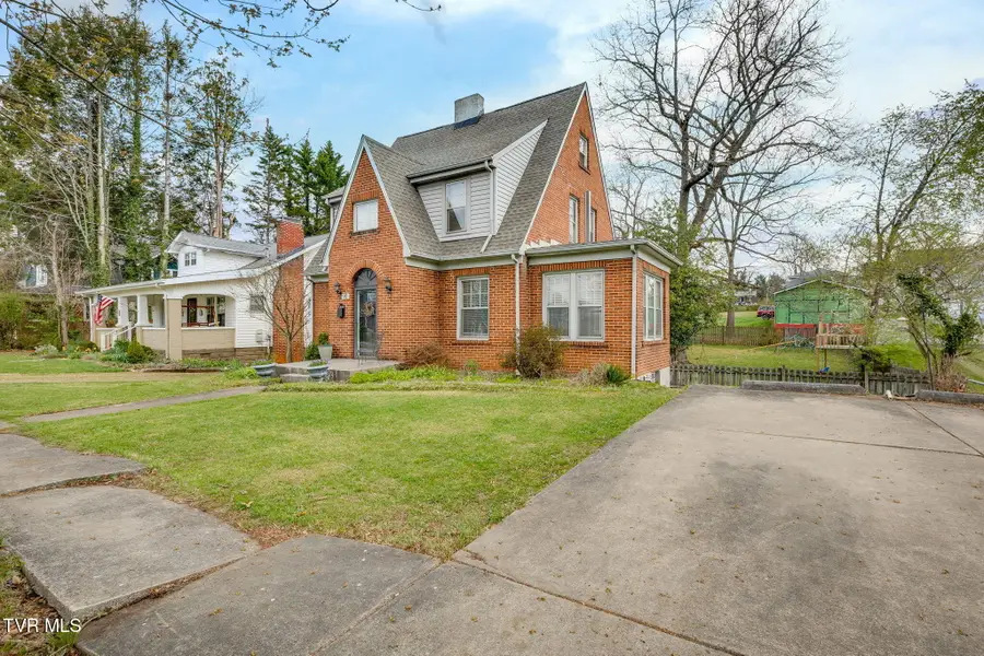 911 Georgia Avenue, Bristol, TN 37620 - #3