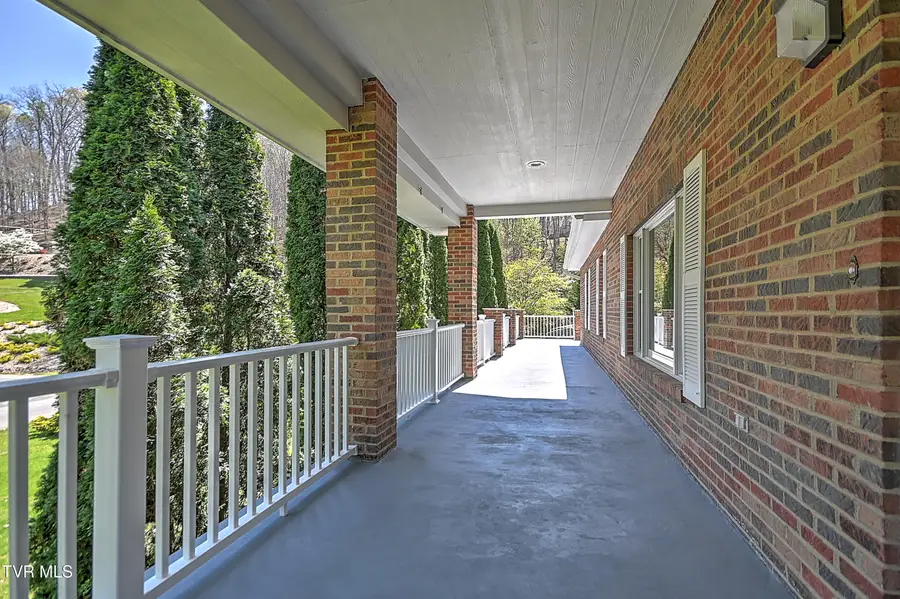 1320 Suntree Road, Unicoi, TN 37692 - #2