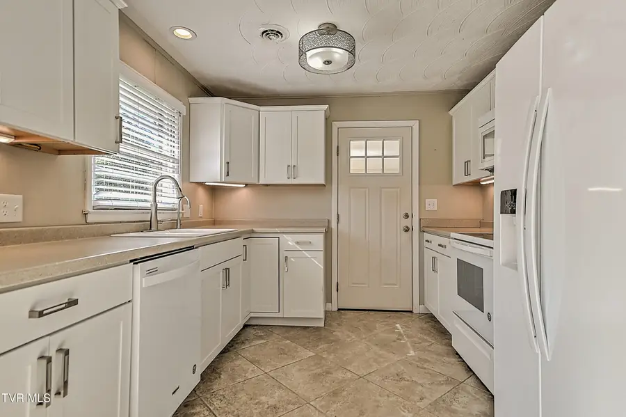 115 Edgefield Road, Bristol, TN 37620 - #2