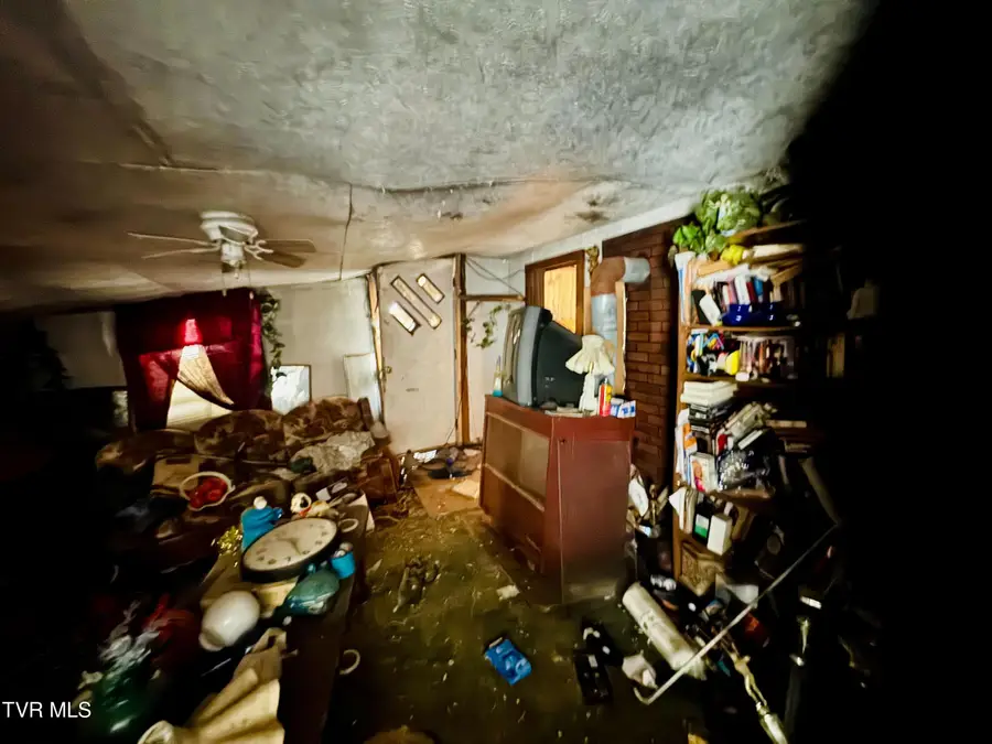 308 Northwest 7th Street, Coeburn, VA 24230 - #3