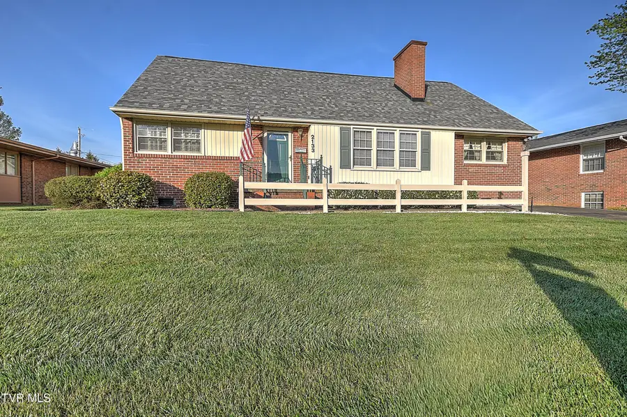 2133 Swannanoa Avenue, Kingsport, TN 37664 - #3