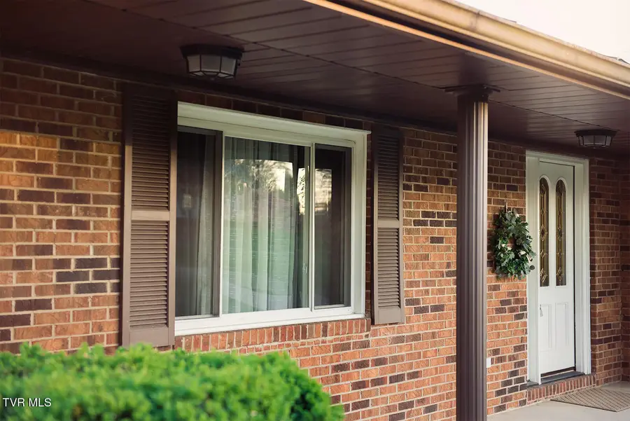 279 Scenic Drive, Bristol, TN 37620 - #3