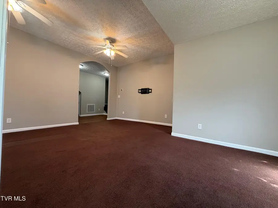 142 West Wanola Avenue, Kingsport, TN 37660 - #3